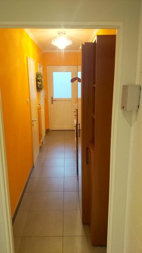 Helle 1-Zimmer-Wohnung mit Balkon zur Kapitalanlage – Blick Richtung Haustür