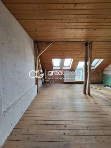 Helle DG-Wohnung mit Balkon und besonderem Flair – Wohnzimmer/Küche