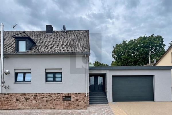 CHARMANTE WONING MET SERRE EN TUIN