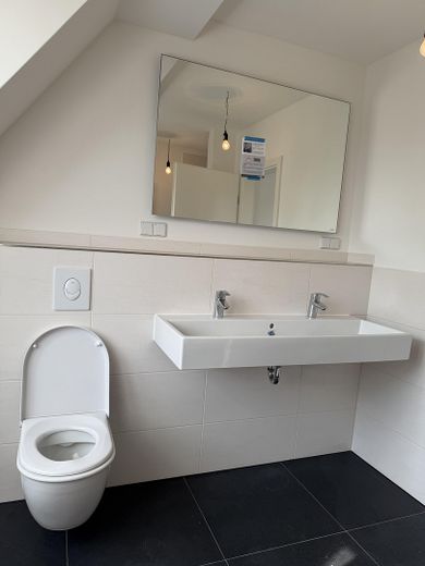 Wohnen im Denkmal – frisch sanierte 115-m²-Dachgeschosswohnung mit großem Wohnbereich – Foto 16