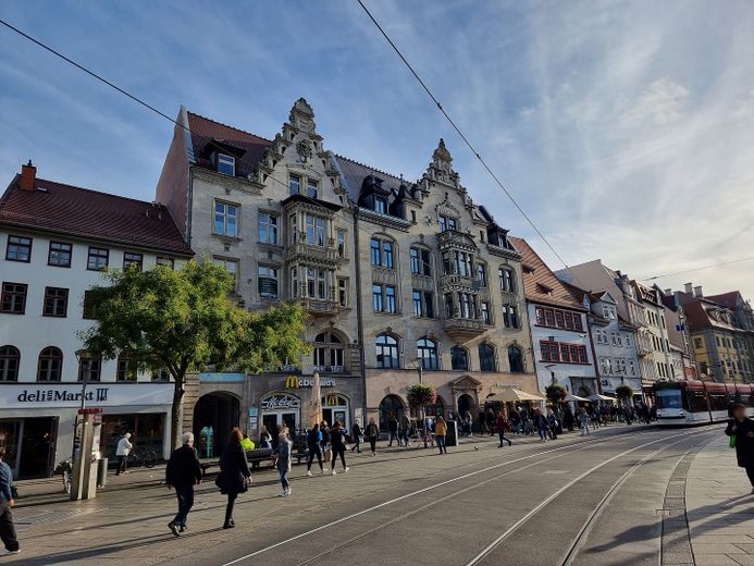 Arbeitsplatz direkt am Anger – Stecker rein und losarbeiten! – Ansicht von außen