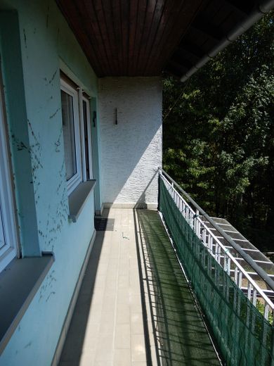 provisionsfrei / RMH in ruhiger Waldrandlage / renovierungsbedürftig – Balkon / Schlafzimmer / OG 1