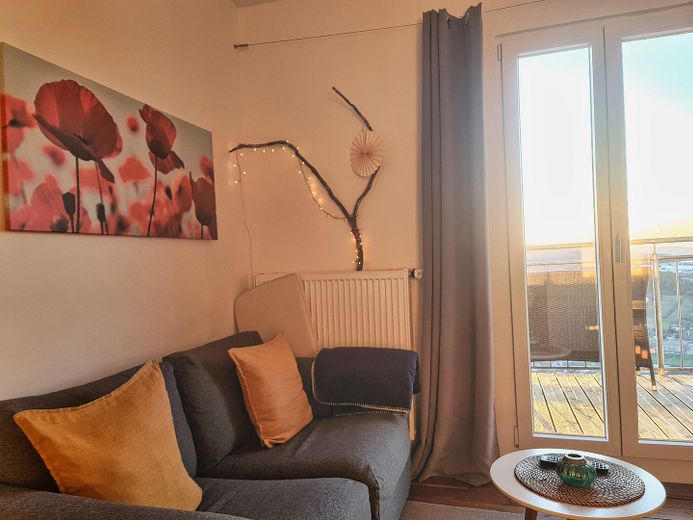 Alojamiento Moselsteig: 6 apartamentos vacacionales, cafetería y vivienda del operador con vistas al Mosela – Apartment mit Balkon