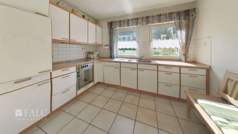 Hofanwesen mit Potenzial - FALC-Immobilien Öhringen – EG Küche