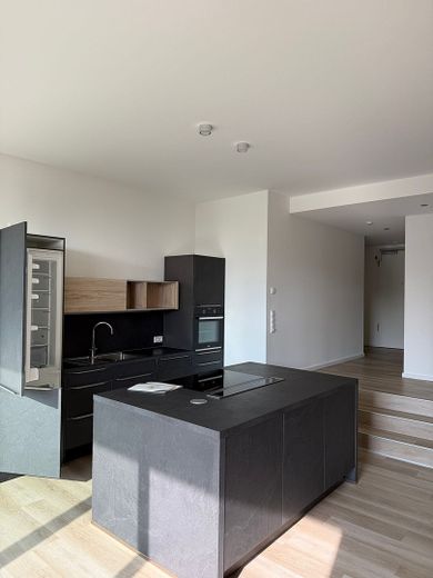 Wonen in het groen en toch dicht bij Dresden – hoogwaardige 3-kamerwoning met terras. – Foto 8