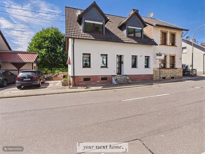 Zweifamilienhaus als Doppelhaushälfte in Saarbrücken-Güdingen zu verkaufen. – Foto 1