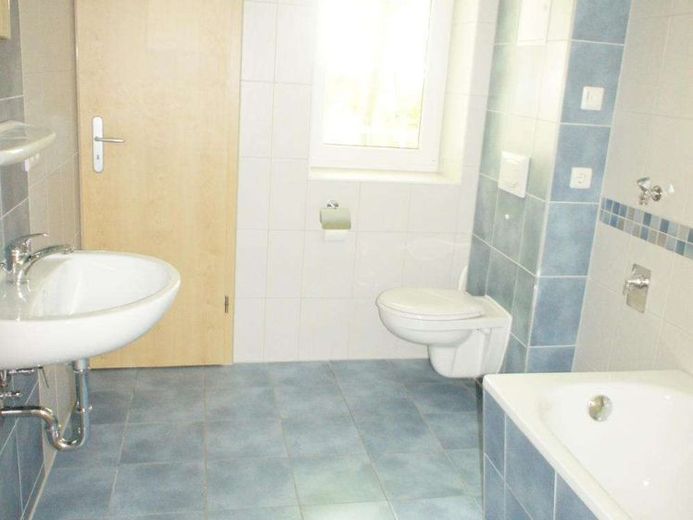 Frei ab 1.9.26 - Offene Küche - Bad mit Fenster - Schlafen zum Innenhof ! – Foto 1