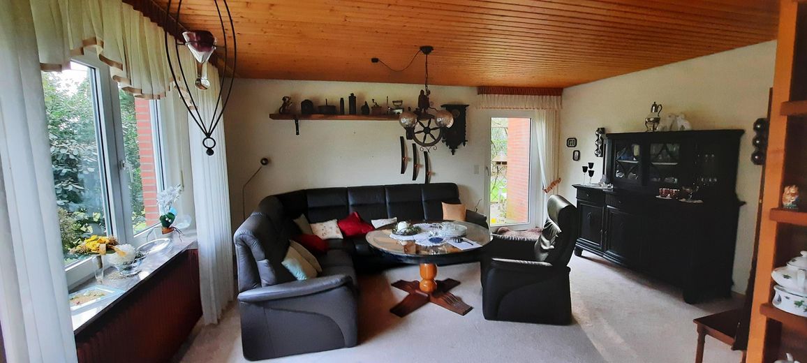 1. Wohnzimmer rd. 39 m²