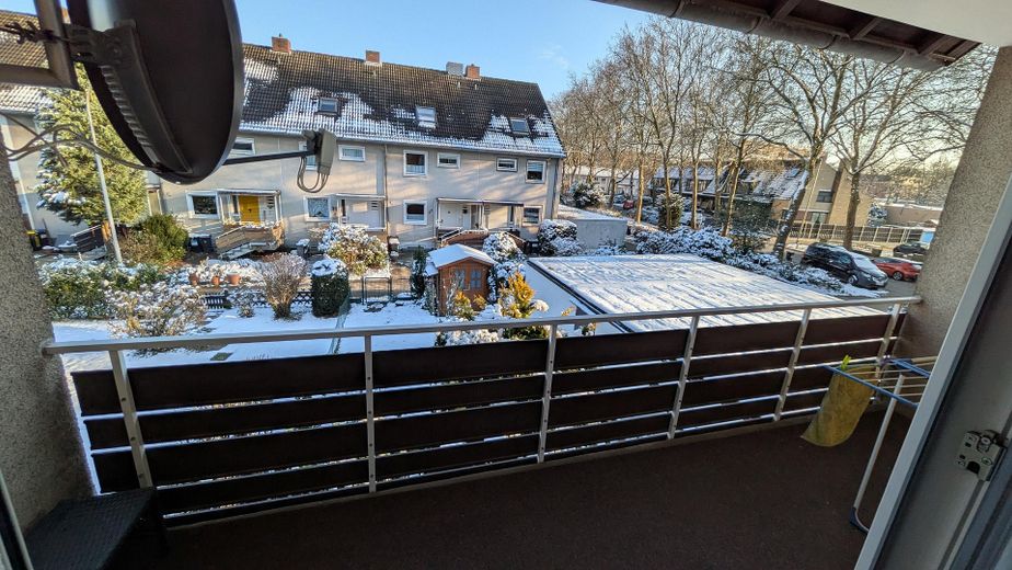 Well-maintained end-of-terrace house in a quiet cul-de-sac with garage – Loggia