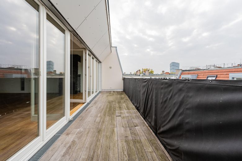 Dachgeschosswohnung direkt am Boxhagener Platz ! 7-Zimmer ! Provisionsfrei ! – Terrasse 2