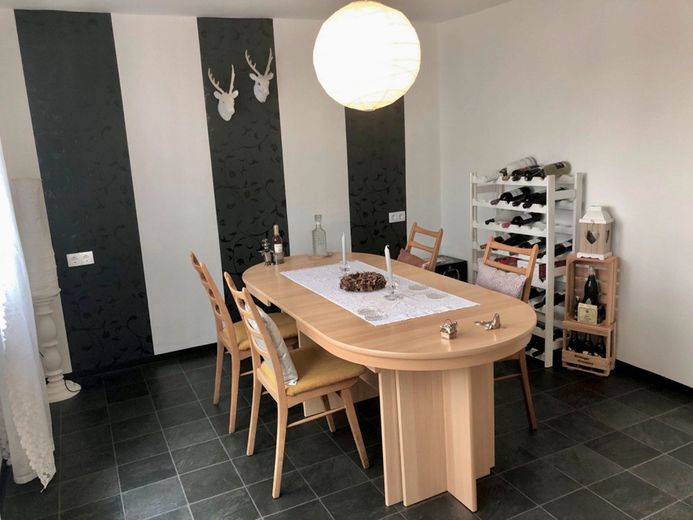 Freist. Einfamilienhaus mit Garten, Doppelgarage und Carport – Foto 10