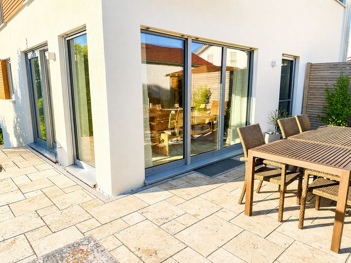 Neuw. Wohntraum mit Wellnessgarten in ruhiger Lage - Nahe A94 – Terrasse Süd/West-Seite