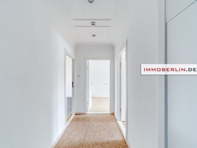 IMMOBERLIN.DE - Geräumige Altbauwohnung mit Loggia beim Britzer Garten – Foto 1