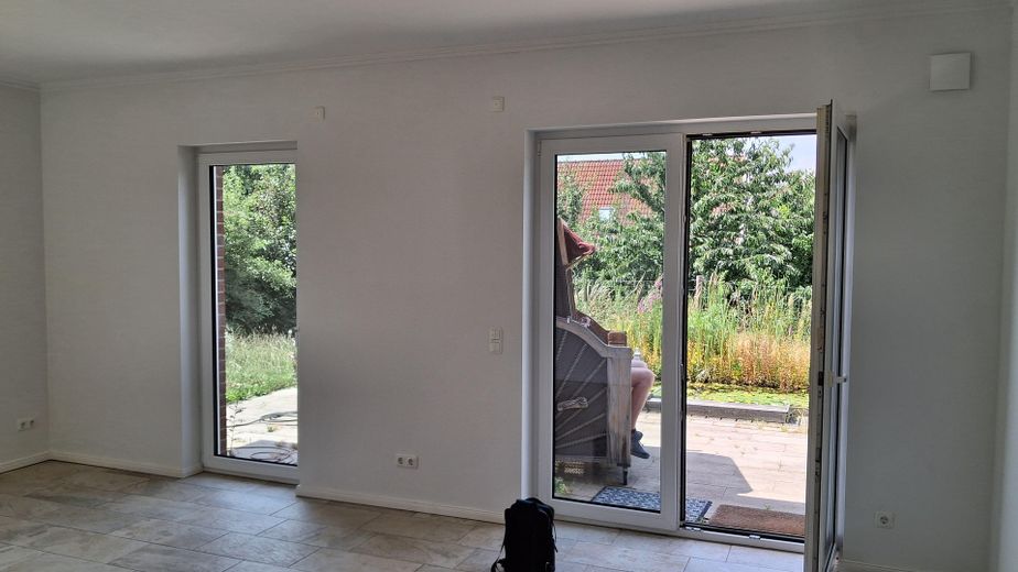 Bungalow come nuovo a Scharbeutz, frazione di Gleschendorf, in posizione immersa nella natura – Wohnzimmer 26,95 m²