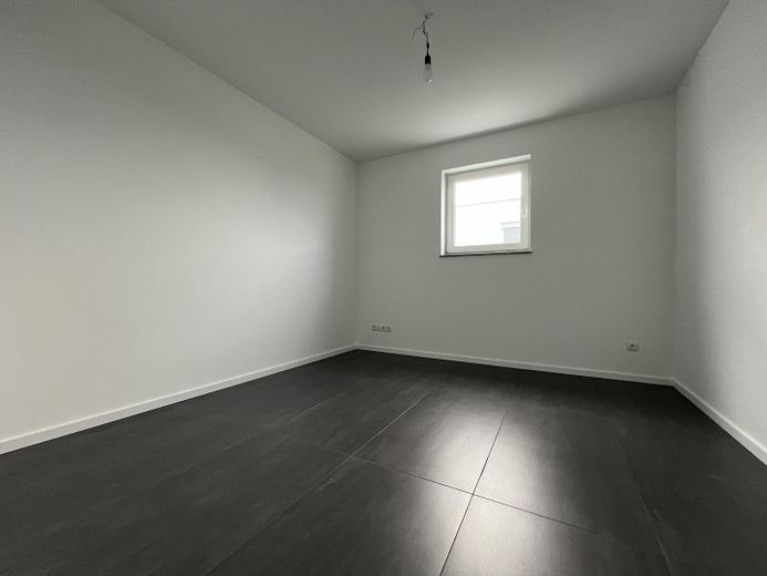 Moderne twee-onder-een-kapwoning met tuin en garage in Bad Münstereifel – Büro