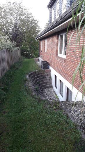 repräsentatives Zweifamilienhaus – Blick vom Südwesen Richtung N