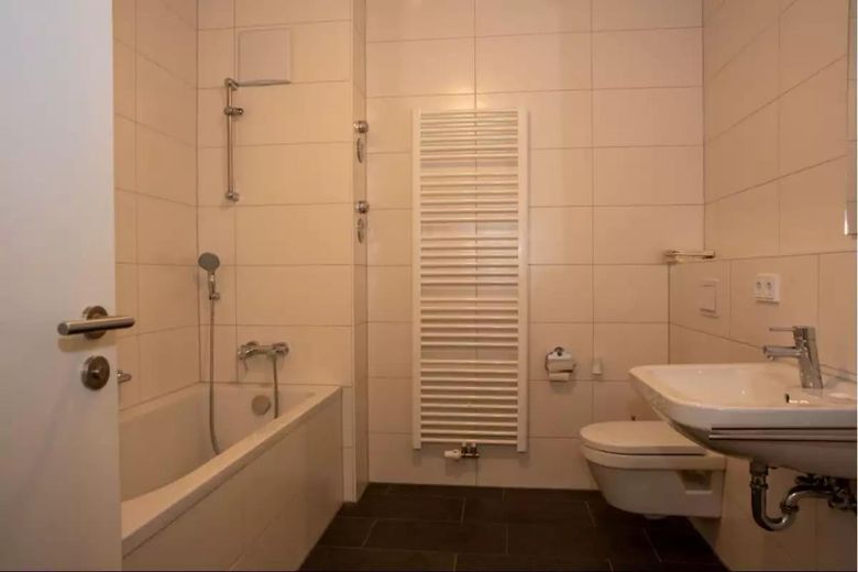 2-Zimmer-Wohnung zur Miete Hasenbräugelände Terrasse EBK Tiefgaragenstellplatz – Foto 4