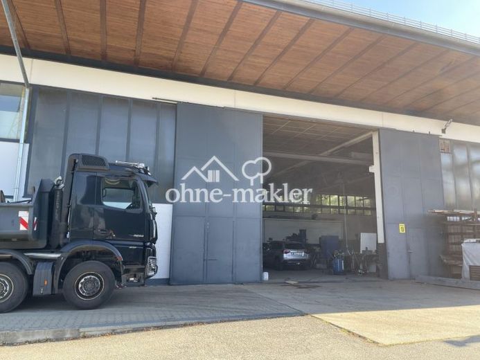 Тёплый склад в Вильсхофене — 940 м² складской площади с офисными и открытыми площадями – Фото 1