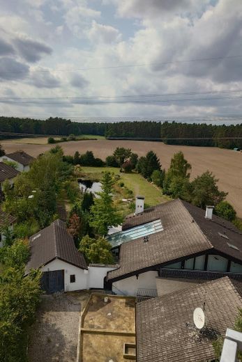 2 Häuser einzeln oder zusammen auf großem Grundstück – Blick oben Links
