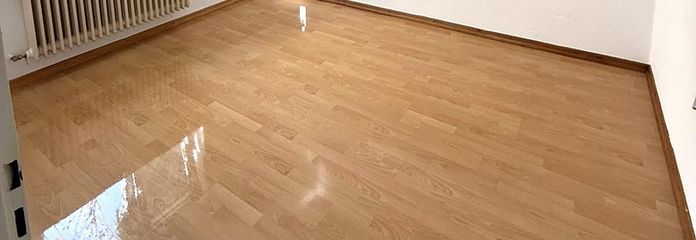 Gerenoveerd appartement voor forenzen, studenten met inbouwkeuken en badkamer met daglicht – Schlafzimmer - grüner Ausblick