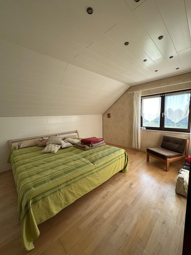 Двоквартирний будинок у Pfungstadt-Esb./Eich на продаж – Elternschlafzimmer