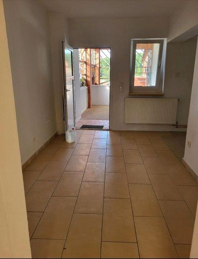 Einfamilienhaus mit großem Grundstück – Flur / Küche 