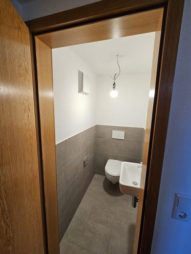 Schöne ELW in gehobenem Wohngebiet Salach Nord neu renoviert – Gäste-WC