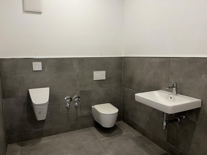 Powierzchnia komercyjna – biuro, warsztat, magazyn, sprzedaż i więcej – Herren WC