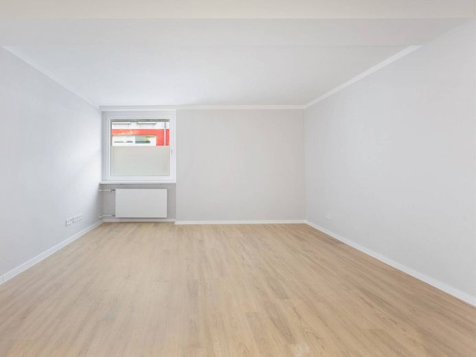 Vollständig renovierte 3-Zi.-Erdgeschosswohnung mit moderner Einbauküche! – Ansicht I: Schlafzimmer I