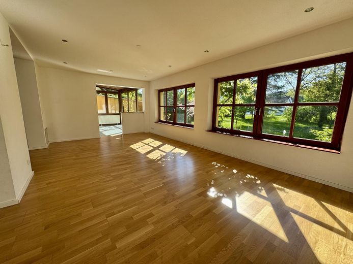 Großzügiges Einfamilien- oder Mehrgenerationen Haus  in Rückersdorf – 995 m² Traumgrundstück – EG Wohnraum