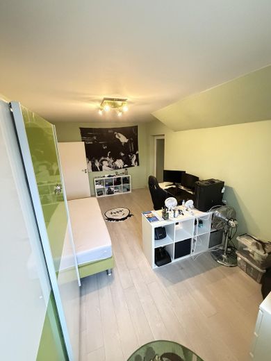 1–2 Familienhaus mit ca.300 m² Wfl.auf großzügigem 1.050-m²-Grundstück–ideal für Wohnen und Arbeiten – Schlafzimmer OG