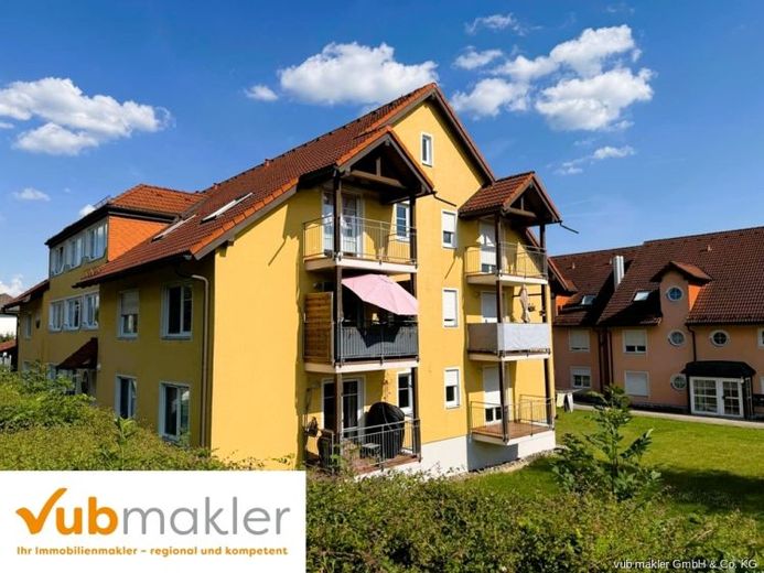Helle Dachgeschosswohnung in Köditz mit zwei Balkonen und Tiefgaragenstellplatz – फोटो 1