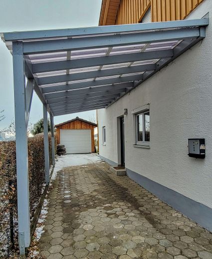 Carport-Eingang-Garage