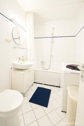 Gemütliches, voll möbliertes 2-Zimmer-Apartment mit Balkon in Sendling – 42a9fba7823febbe878cd0963606f08ca21ebcf4.jpg