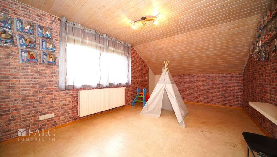 Dürfen wir vorstellen? Ihr Traumhaus! - FALC Immobilien – Platz zum Toben