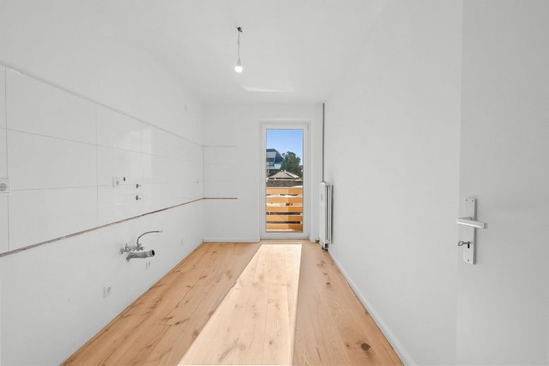 Modernisierte 3-Zimmer Erdgeschosswohnung in Köln Worringen direkt am Rhein – Küche
