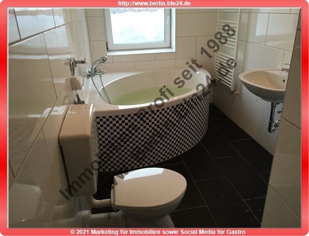 Dachgeschoss -Wohnung - Bruttokaltmiete – 11.2.15 031