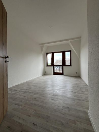 Erstbezug nach Sanierung - Großzügige 3-Raumwohnung in Zwickau-Nord im DG – फोटो 12