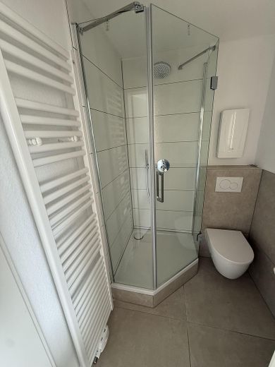 Möbelierte 2 Zimmer Wohnung mit großer Süd-Terrasse – Erstbezug – Foto 10