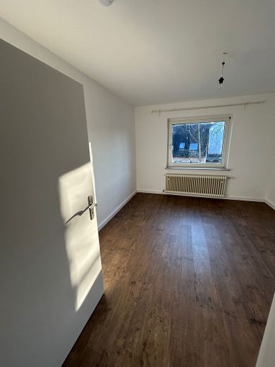 3-Zimmer Wohnung in Essen Borbeck zu vermieten - lichtdurchflutet und hell – Schlafzimmer