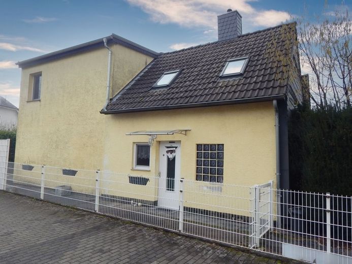 *** Eins Kaufen *** Zwei erhalten ***   Schlagen Sie noch heute zu *** – Hausansicht