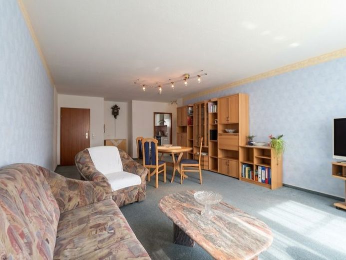 Ampio appartamento di 3 locali con grande balcone e garage – centrale e tranquillo a Donaueschingen – Foto 1