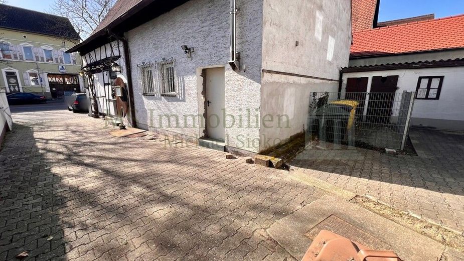 *** Denkmalgeschütztes EFH + Dreifamilienhaus im Herzen von Lampertheim *** – Hofansicht 1