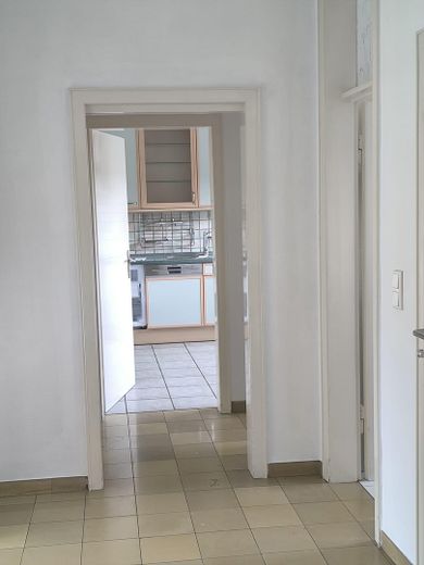 Provisionsfrei für Käufer | Familienhaus in Toplage | Bieterverfahren ab 389.000 € – kleine Diele - Parterre