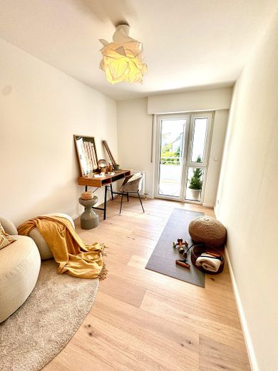 شقة ساحرة من 3 غرف: أول سكن بعد تجديد أنيق – 3. Zimmer - echtes Foto