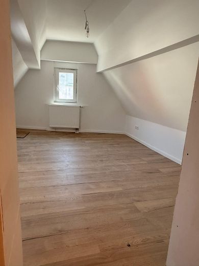 Schönes kernsaniertesHaus mit Stellplatz – Foto 3