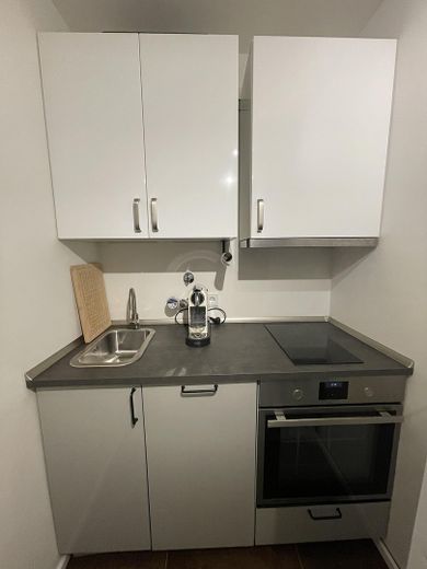 Renoviertes Studio in Bogenhausen nahe Herzogpark – Küche