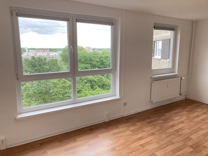 AB JULI VERFÜGBAR - 3RW im Dessauer Zentrum – Foto 1