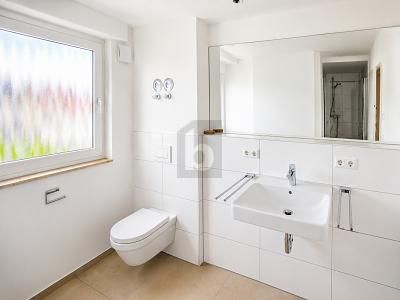 ERSTBEZUG: HELL, MODERN  &  MIT BALKON – 1782147707_ce33e56.jpg