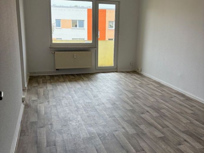 Wir haben für Sie renoviert - 2 Zimmer Wohnung ab sofort verfügbar – Foto 1